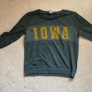 Size: Medium, Brand:Pink, Iowa crewneck
